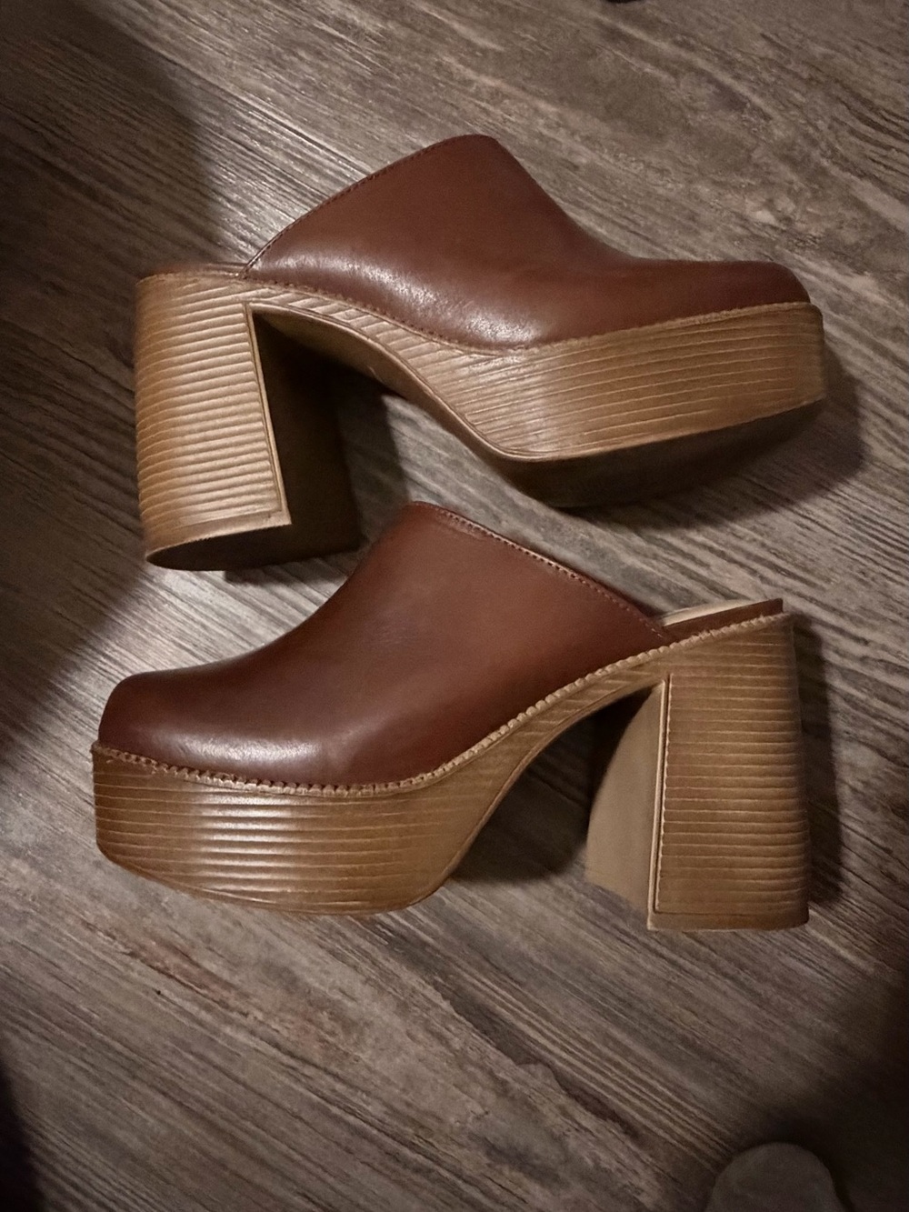 Steve Madden Brown Leather Platform Clogs